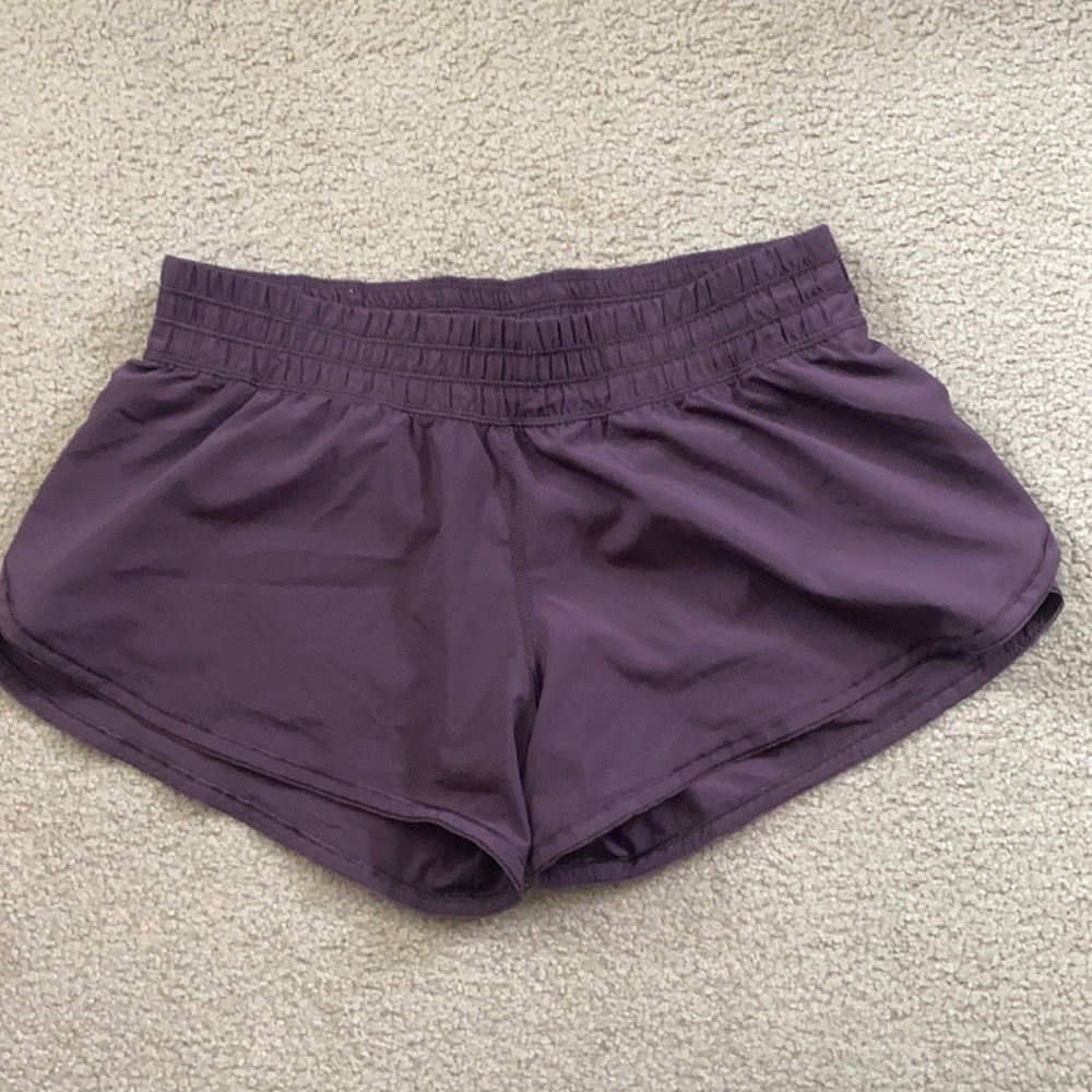 Lululemon shorts 🍋